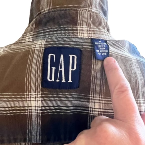 Gap Lightweight Brown & Navy Plaid Button Down Long Sleeve Shirt Size Medium - Picture 9 of 14